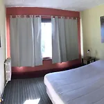 Italia Inn Hostel